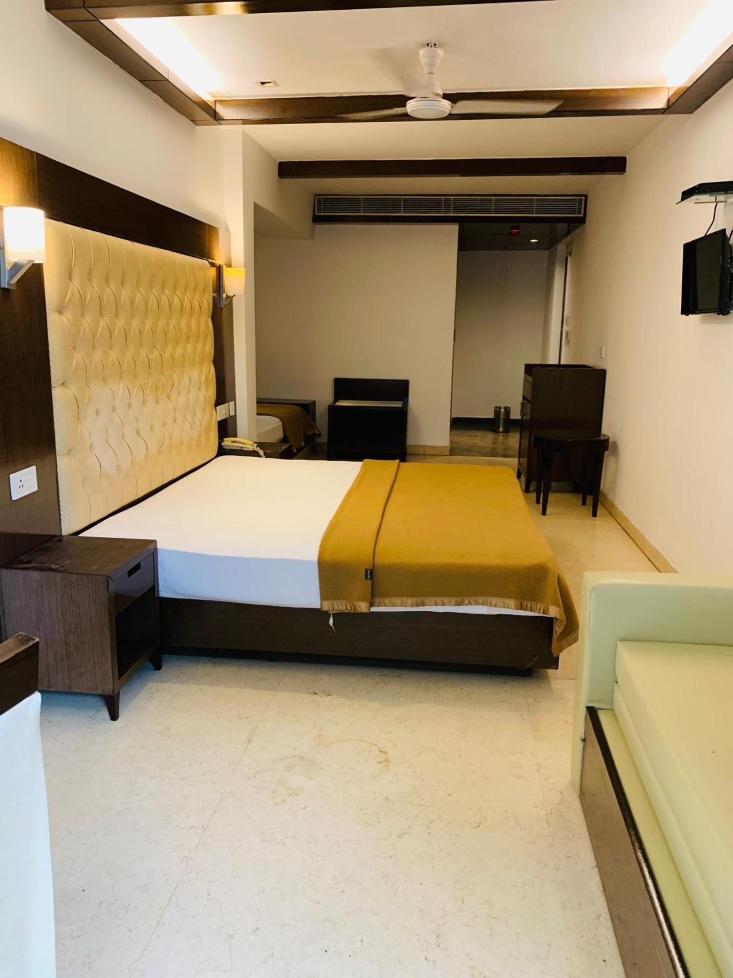 Metropolis Tourist Home Paharganj Ню Делхи Екстериор снимка
