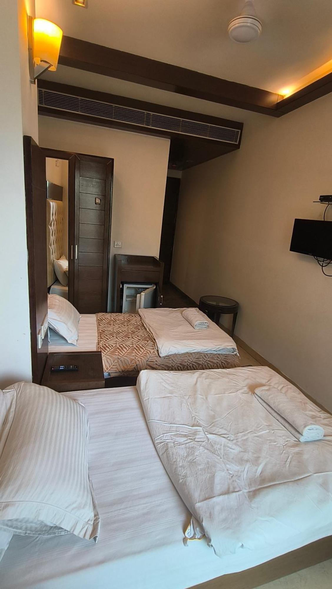 Metropolis Tourist Home Paharganj Ню Делхи Екстериор снимка