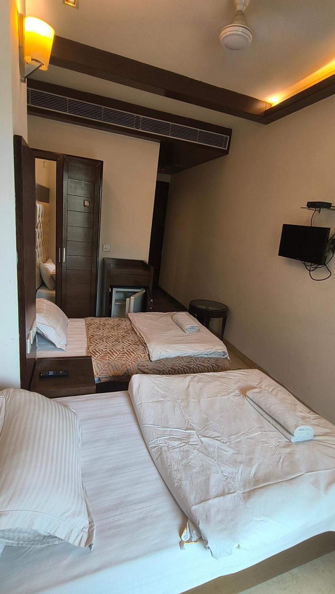 Metropolis Tourist Home Paharganj Ню Делхи Екстериор снимка